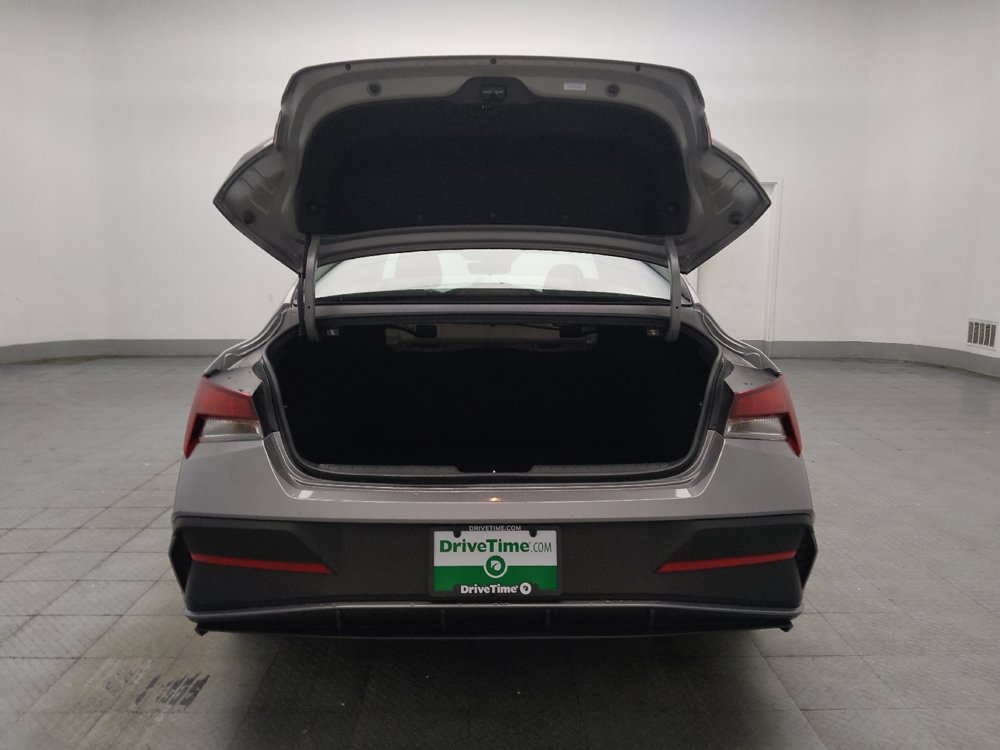 Used 2025 Hyundai Elantra SE FWD image 29