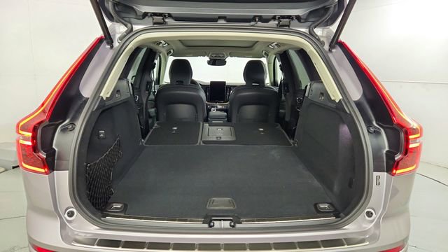 New 2026 Volvo XC60 T8 Plus w/ Climate Package PRO AWD/4WD image 42