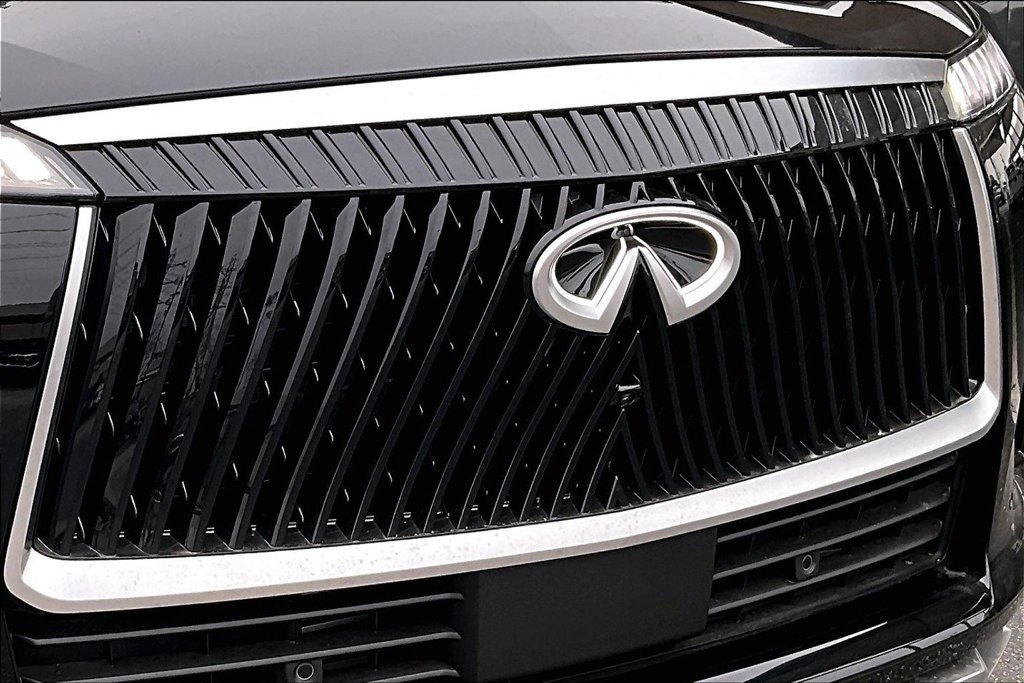 Certified 2026 INFINITI QX80 Luxe w/ Cargo Package AWD/4WD image 28