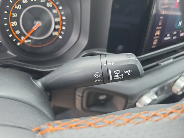 Used 2024 Jeep Gladiator Mojave w/ Technology Group AWD/4WD image 21