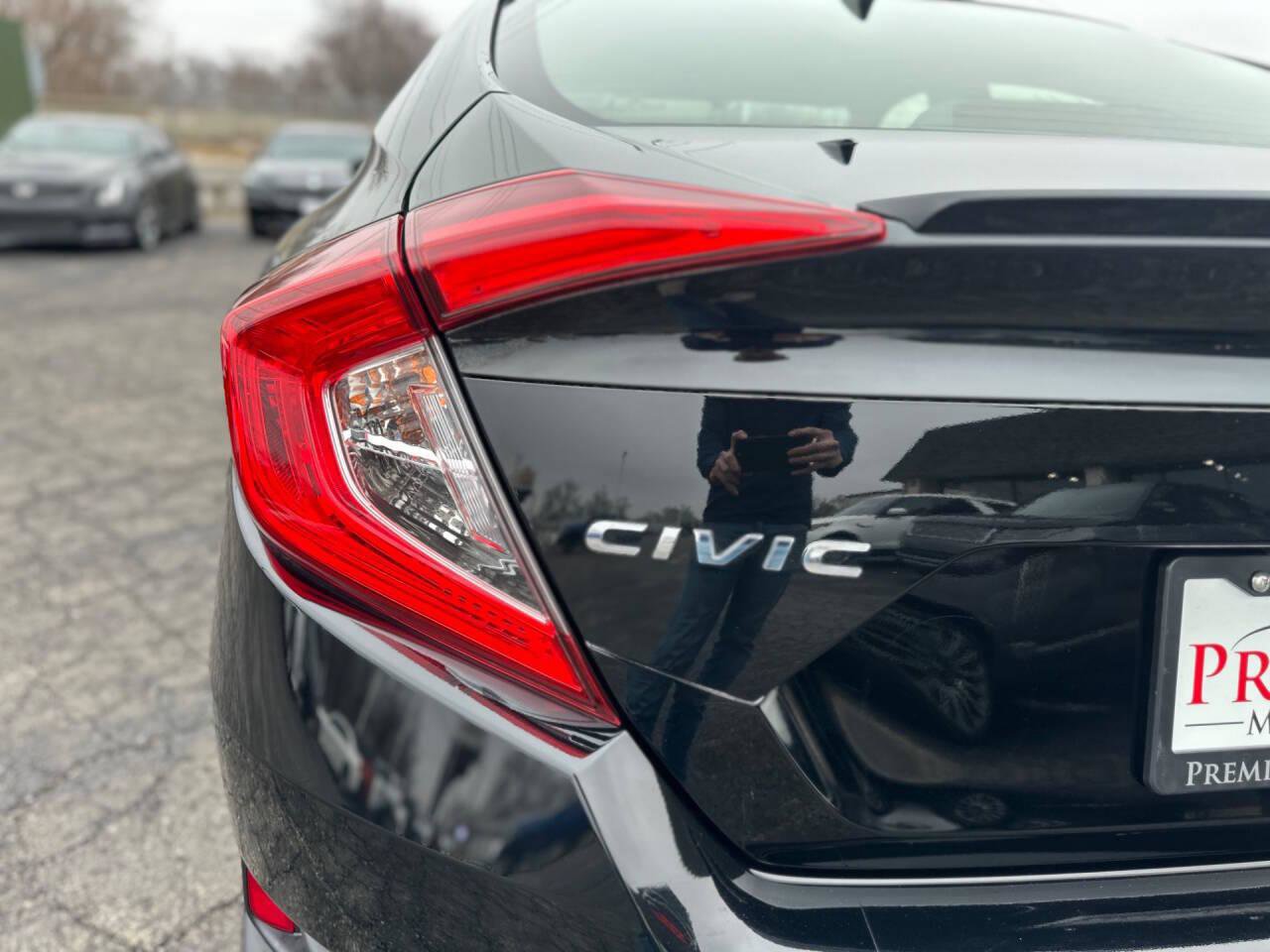 Used 2018 Honda Civic Touring image 10