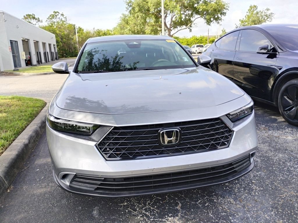 Used 2023 Honda Accord EX image 10