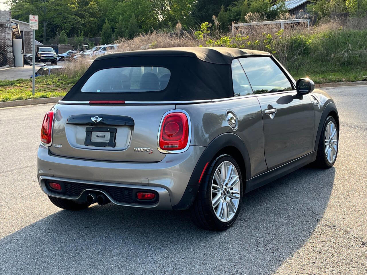 Used 2017 MINI Cooper S image 23