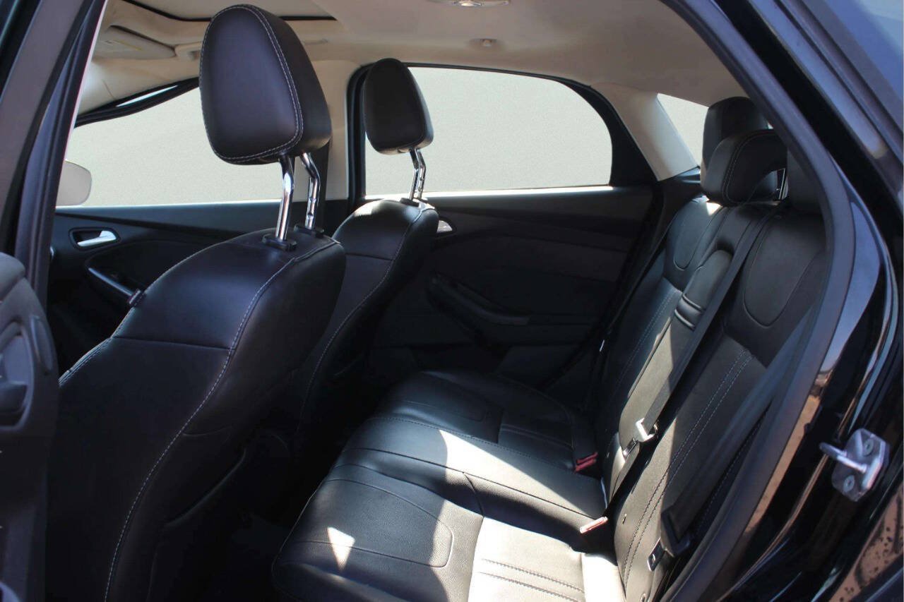 Used 2012 Ford Focus Titanium FWD image 7