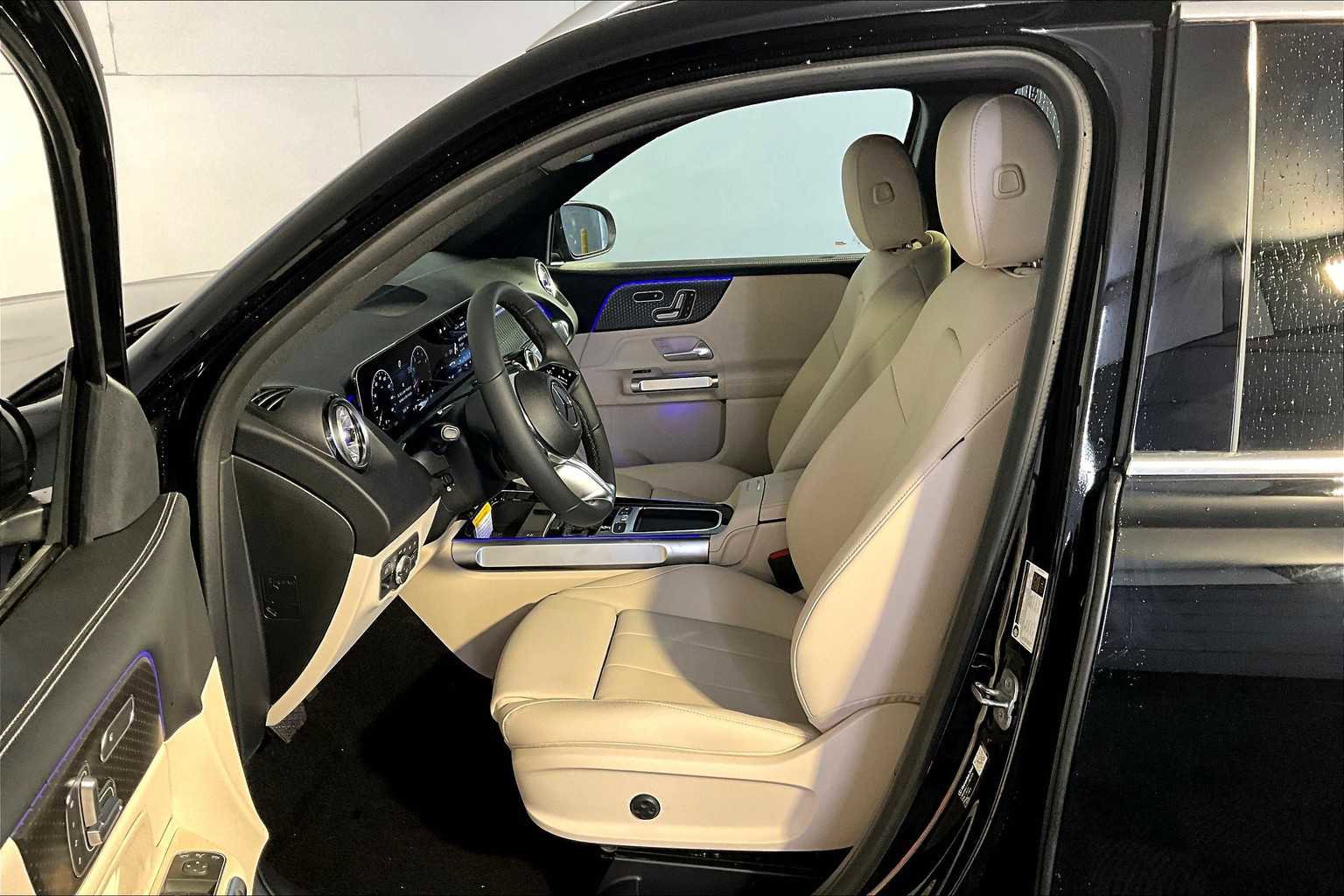 New 2026 Mercedes-Benz GLB 250 4MATIC image 13
