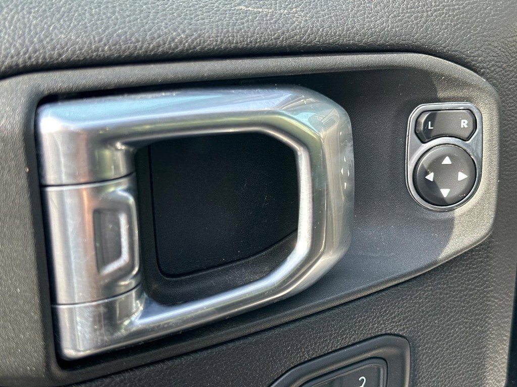 Used 2021 Jeep Wrangler Unlimited Sahara w/ Uconnect 4C Nav & Sound Group image 18