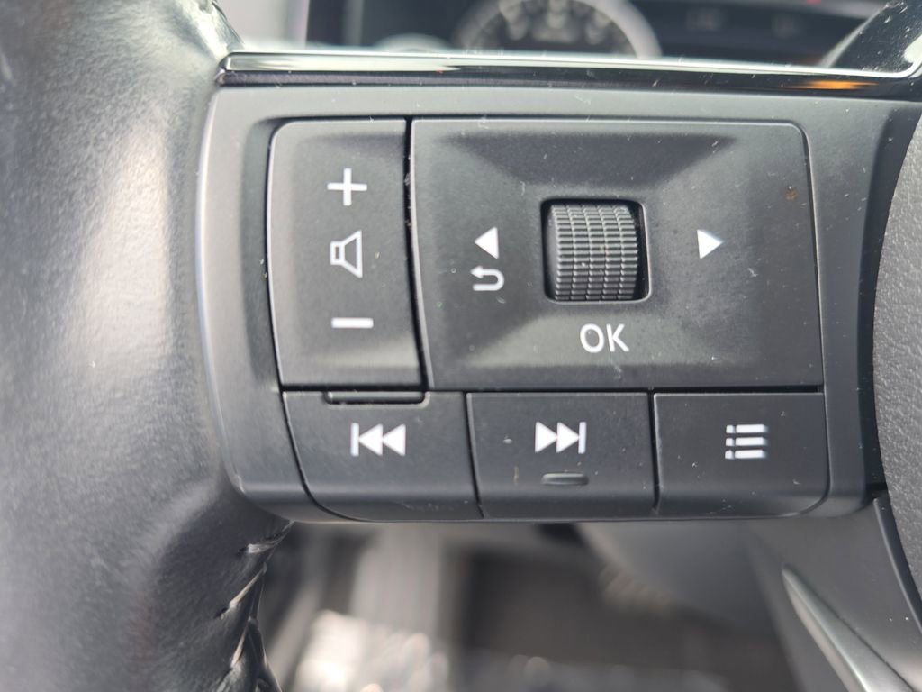 Used 2024 Nissan Pathfinder SL image 27