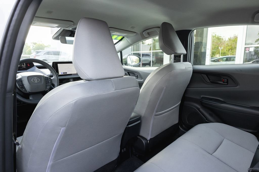 Used 2025 Toyota Prius LE image 26