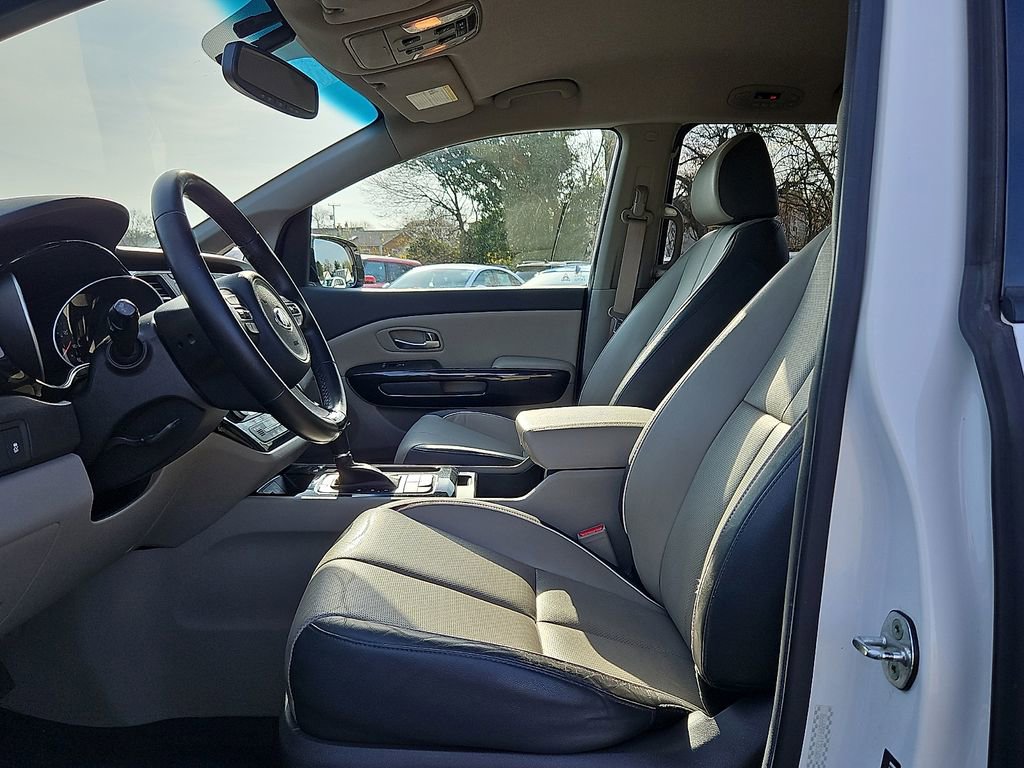 Used 2015 Kia Sedona EX image 16