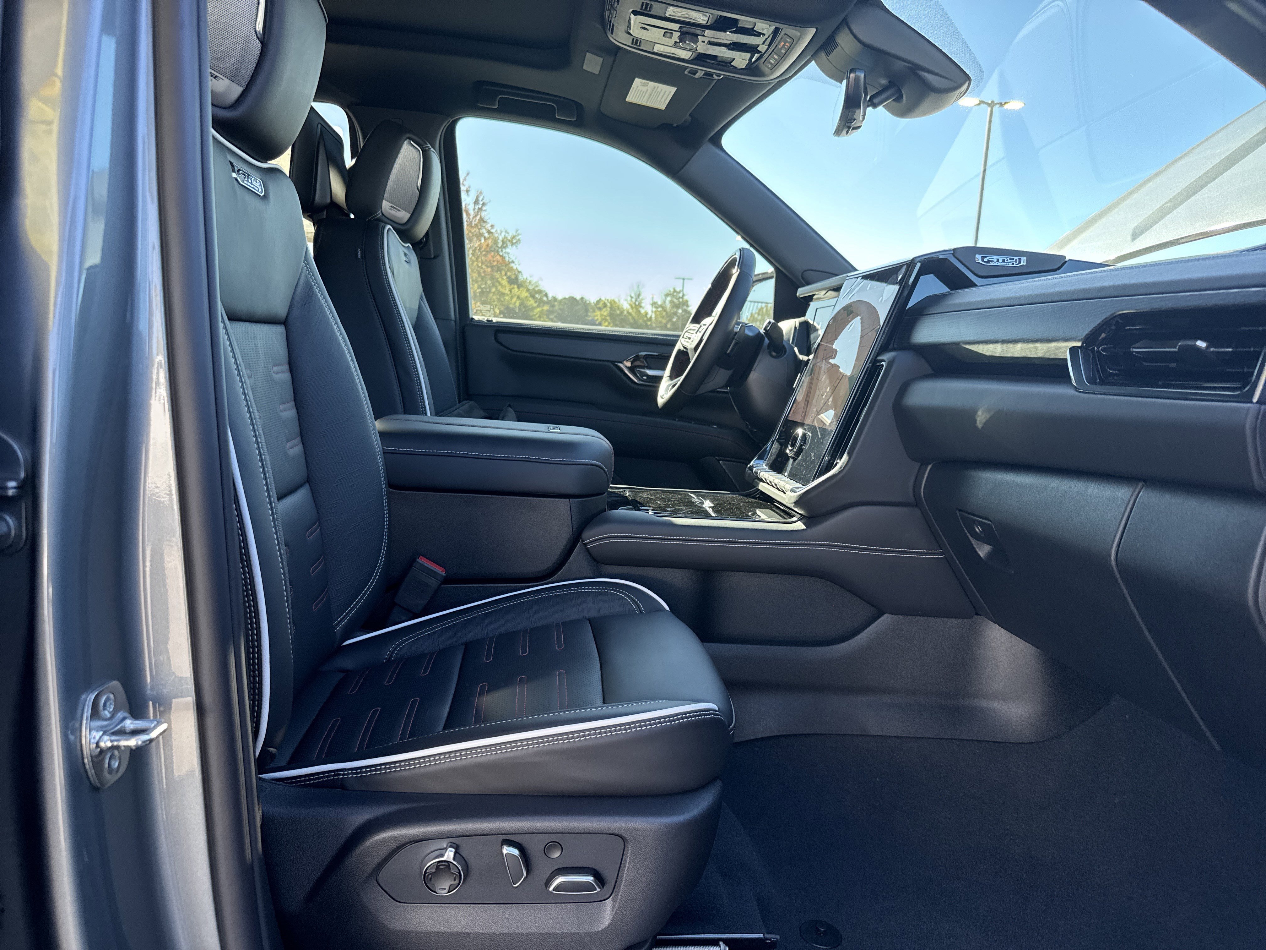 New 2026 GMC Yukon AT4 Ultimate image 34