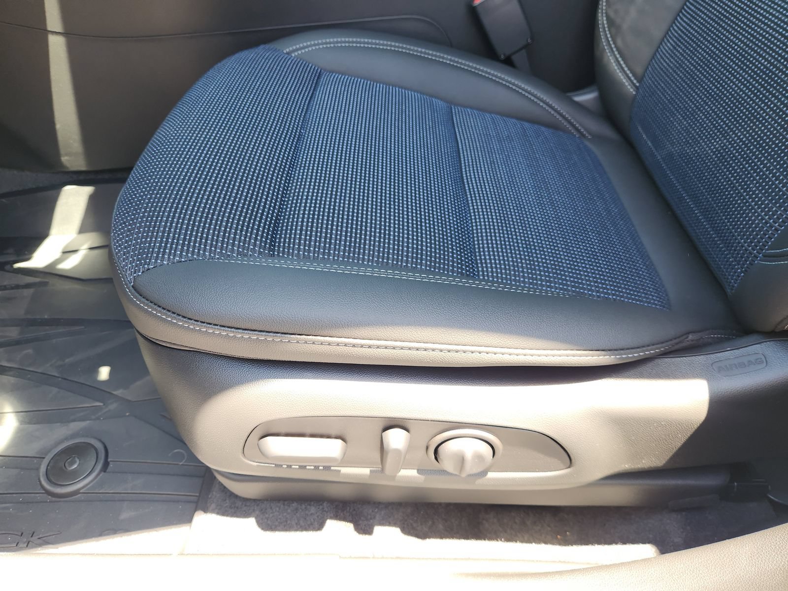 New 2026 Buick Envista Sport Touring w/ Convenience I Package FWD image 29