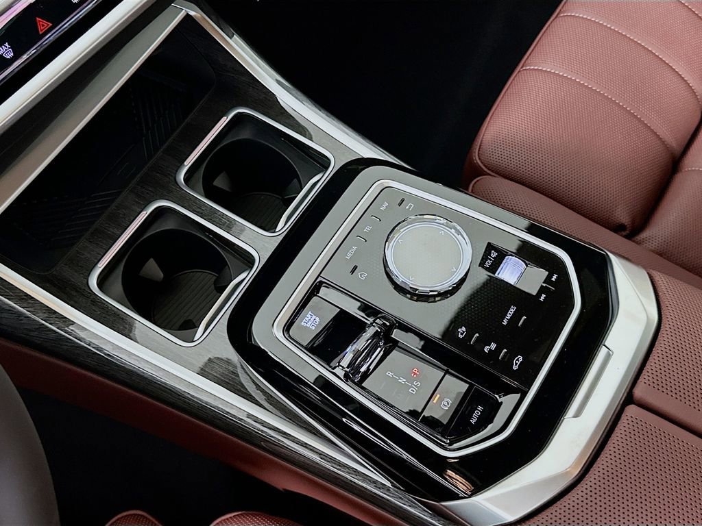 New 2026 BMW 750e xDrive w/ Executive Package image 15