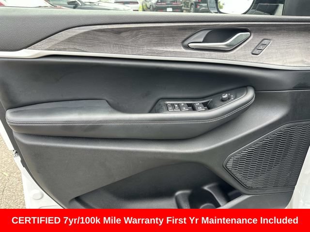 Used 2023 Jeep Grand Cherokee Limited AWD/4WD image 16