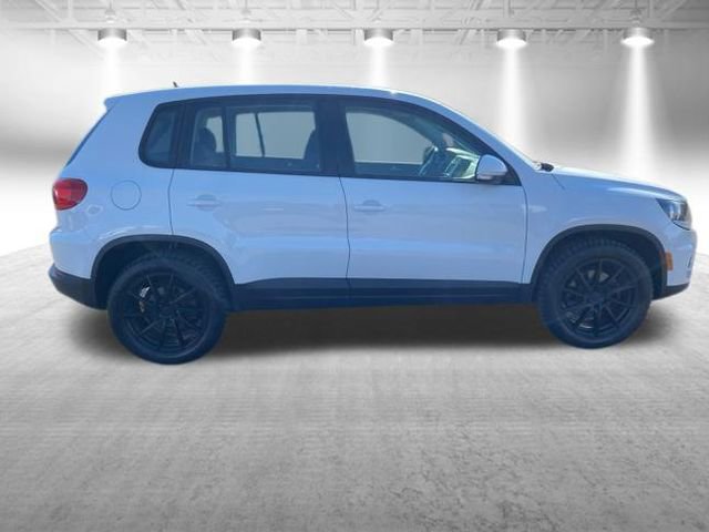 Used 2017 Volkswagen Tiguan Limited w/ Alloy Wheels Package AWD/4WD image 5