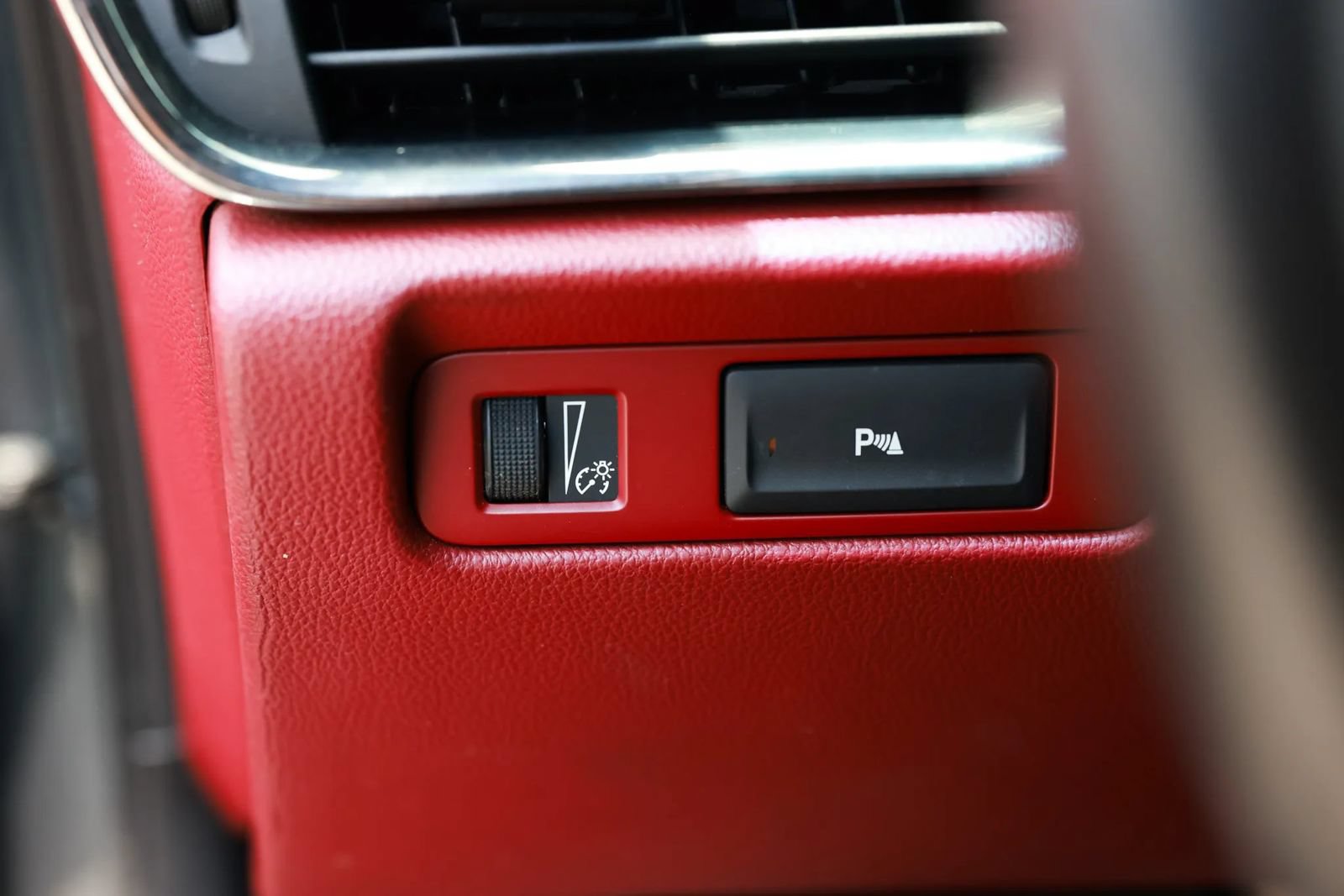 Used 2014 Cadillac ATS Luxury w/ Sun And Sound Package RWD image 47