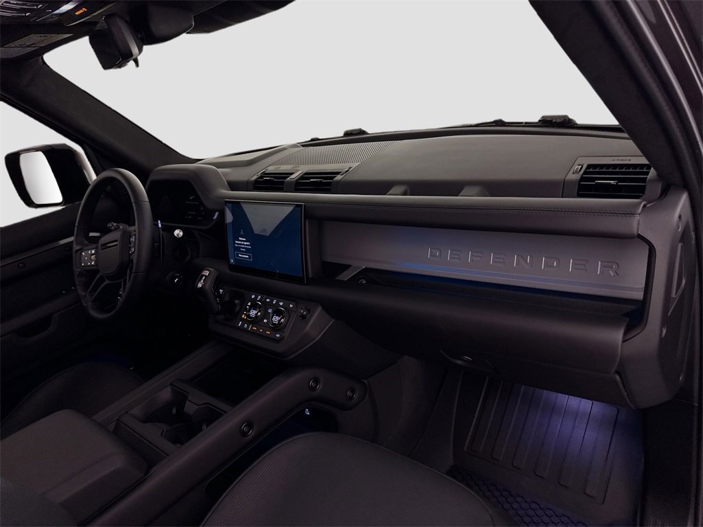 Used 2025 Land Rover Defender 110 image 33