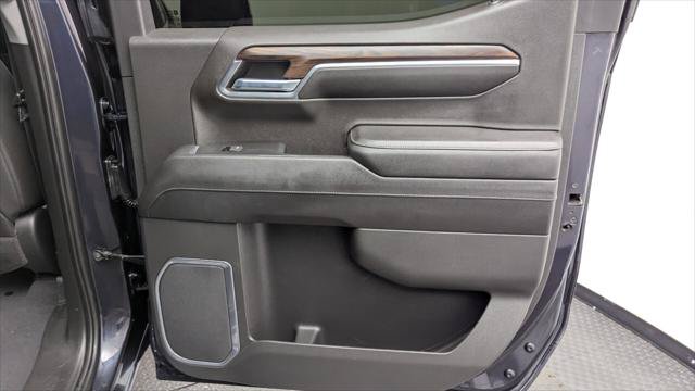 Used 2023 GMC Sierra 1500 SLT AWD/4WD image 19