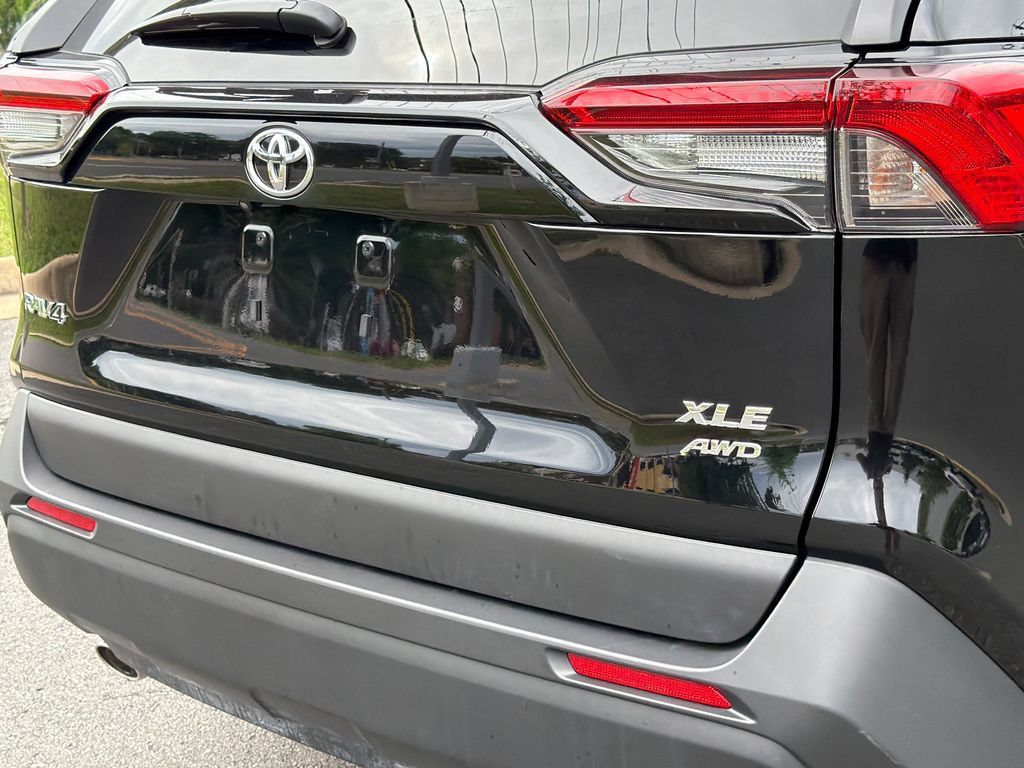 Used 2025 Toyota RAV4 XLE AWD/4WD image 5