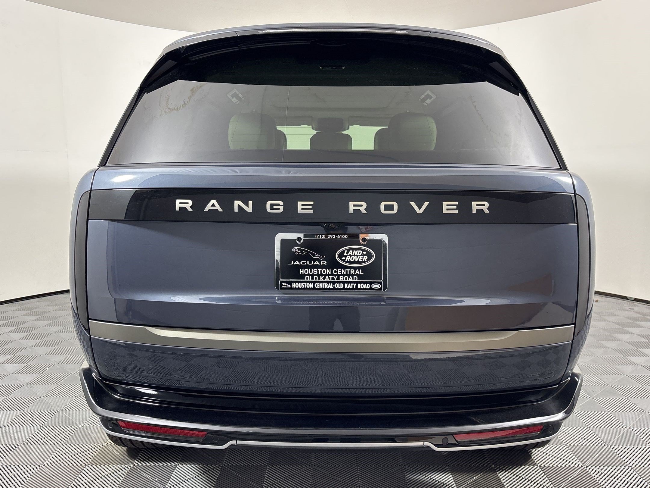 New 2026 Land Rover Range Rover Long Wheelbase SE AWD/4WD image 10