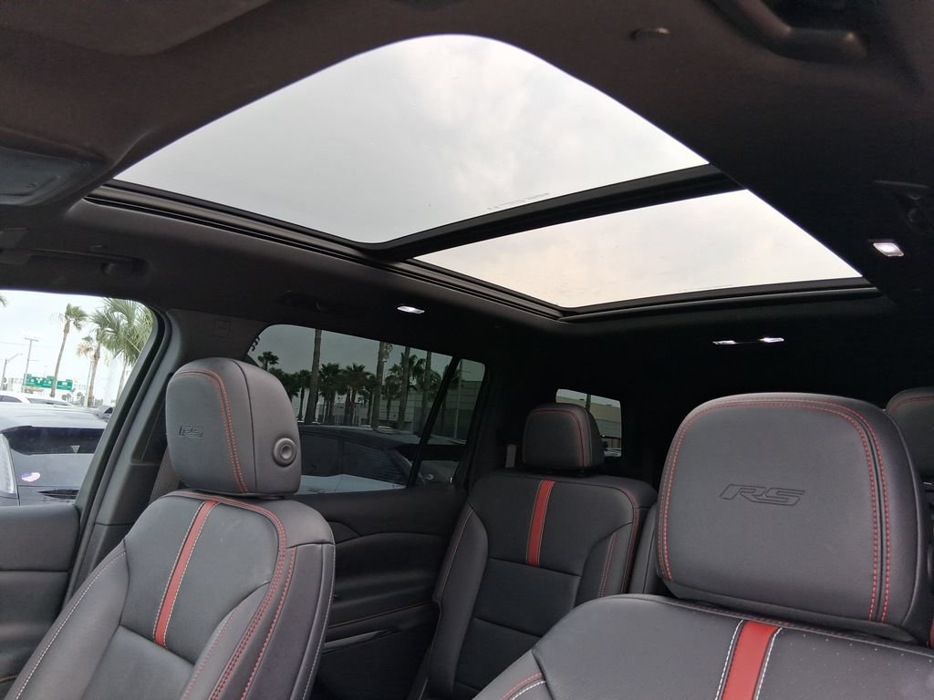 Used 2024 Chevrolet Traverse RS w/ LPO, Floor Liner Package FWD image 23