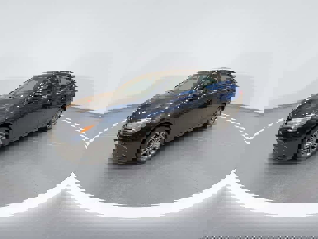 Used 2017 Toyota Camry SE image 4