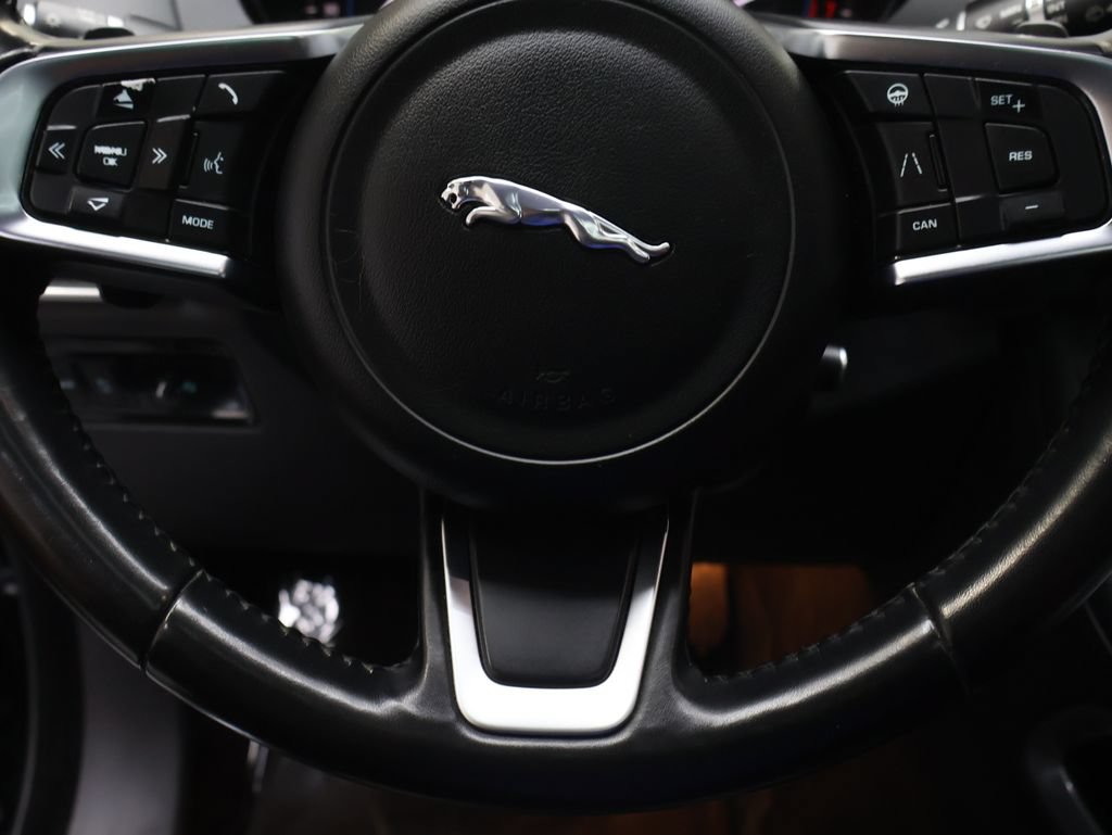 Used 2020 Jaguar F-PACE Prestige AWD/4WD image 18