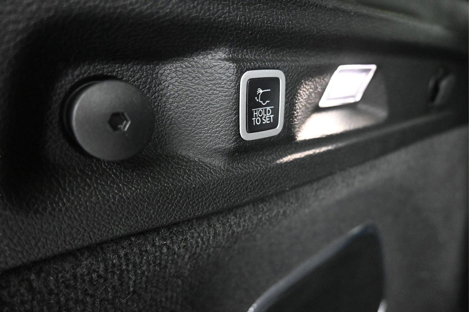 Used 2021 Jeep Grand Cherokee L Overland w/ Luxury Tech Group IV image 10