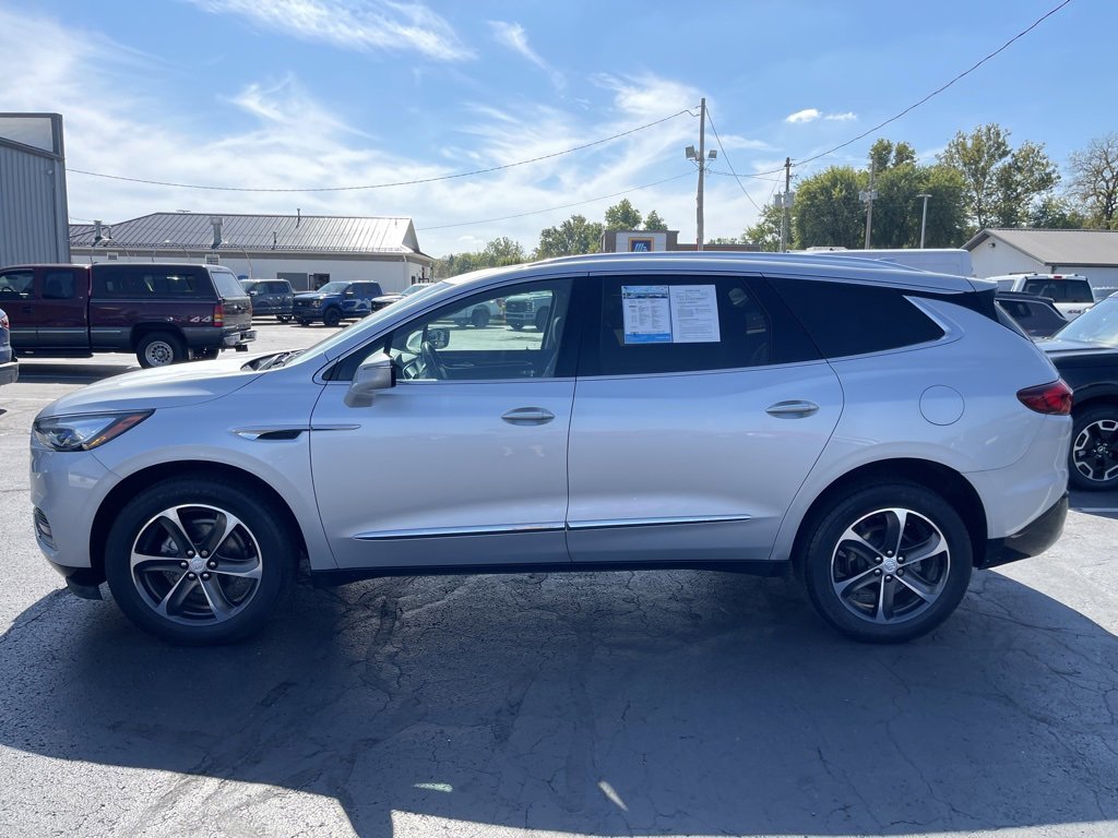 Used 2021 Buick Enclave Essence image 9