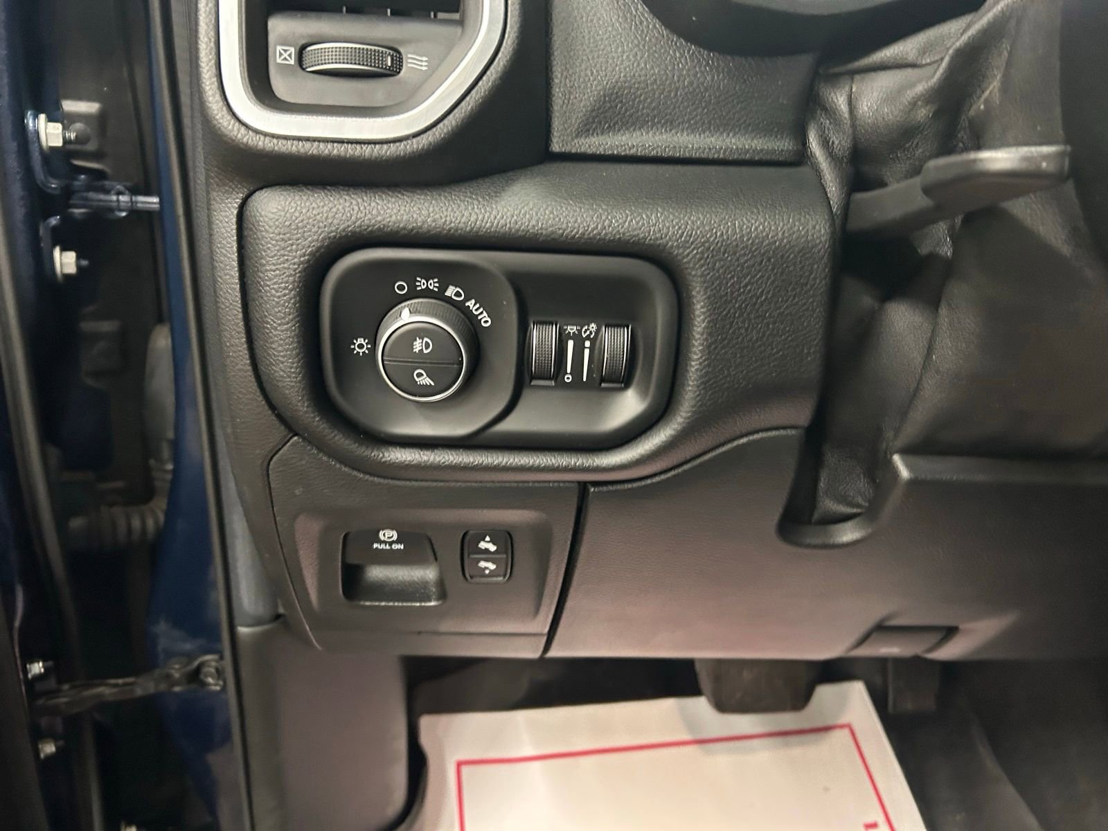 Used 2020 RAM 1500 Laramie AWD/4WD image 14