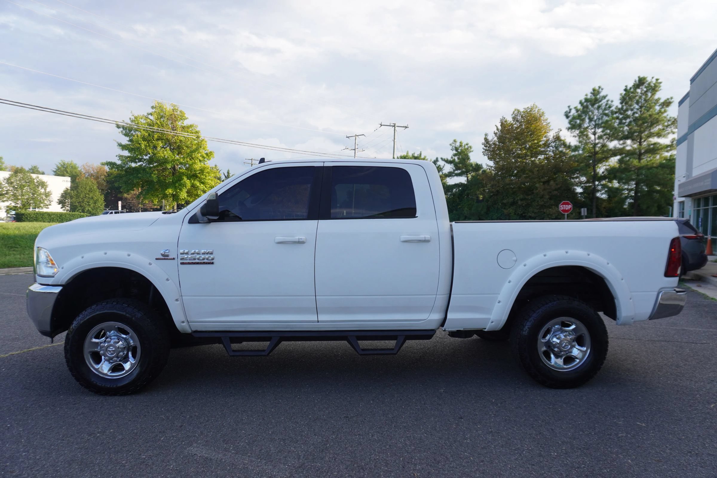 Used 2018 RAM 2500 SLT AWD/4WD image 4