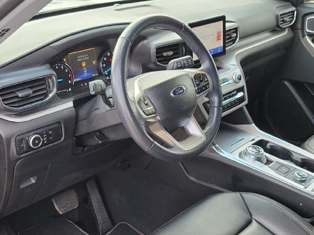 Certified 2023 Ford Explorer XLT w/ Equipment Group 202A AWD/4WD image 6