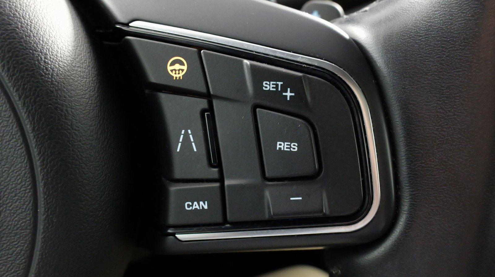 Used 2020 Jaguar F-PACE Premium image 48