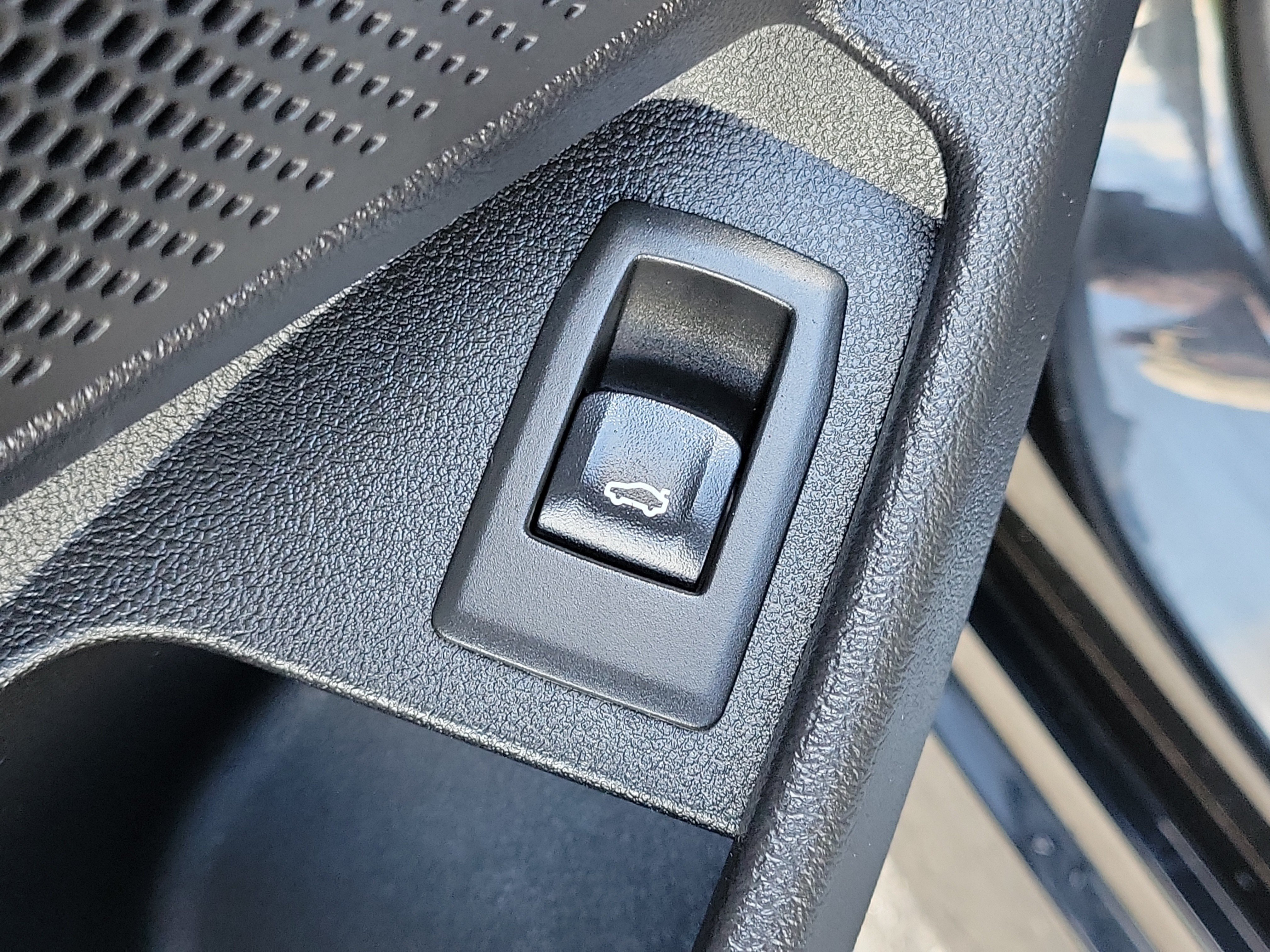 Used 2024 BMW 330i Sedan w/ Convenience Package RWD image 18