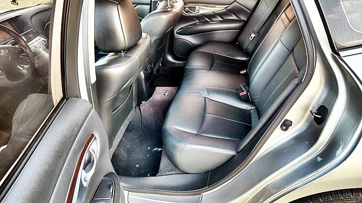 Used 2011 INFINITI M37 w/ Premium Pkg RWD image 16