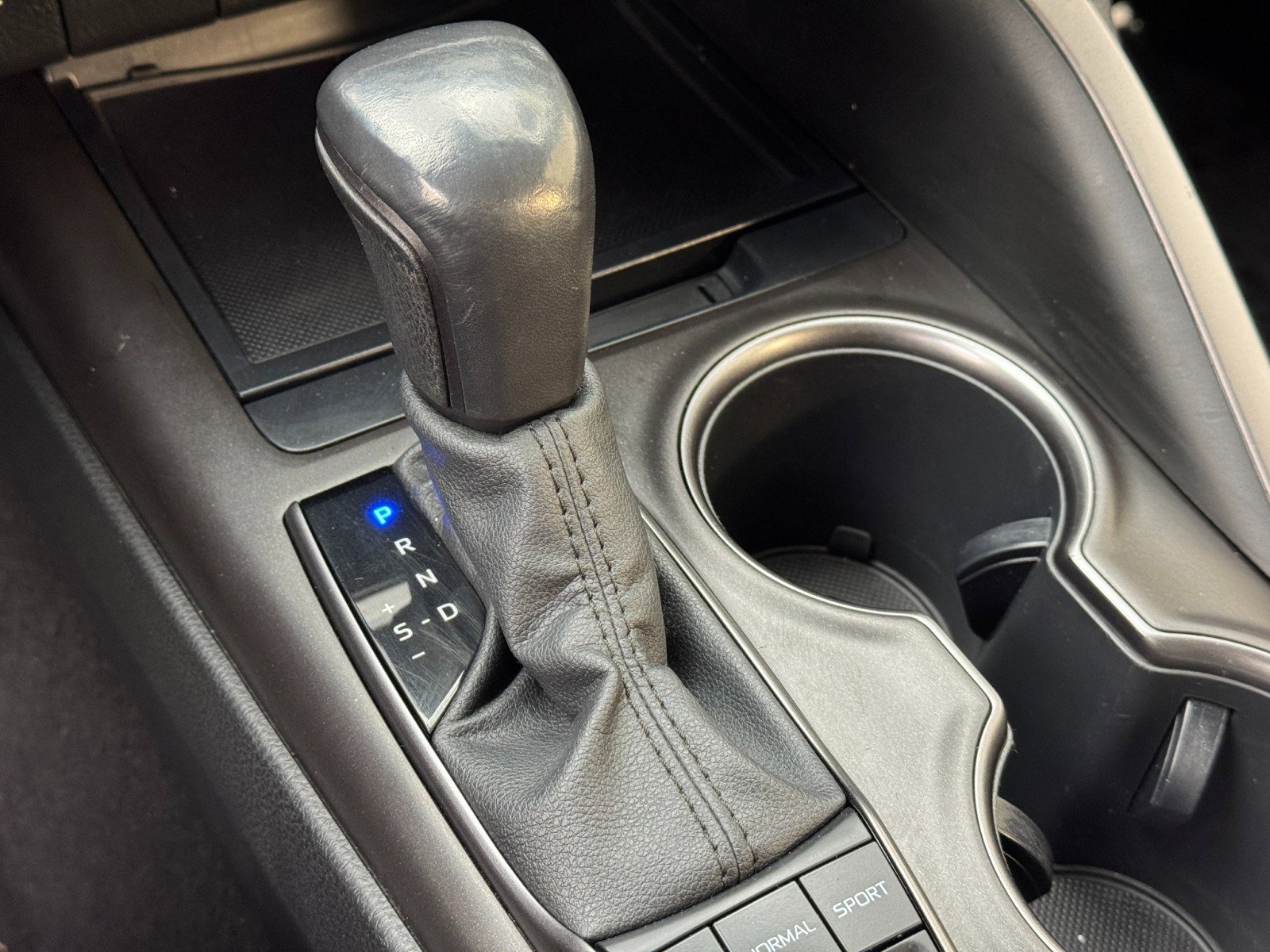 Used 2022 Toyota Camry Nightshade w/ Convenience Package image 27