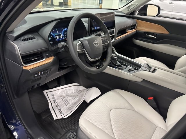 Used 2025 Toyota Grand Highlander AWD Hybrid image 17