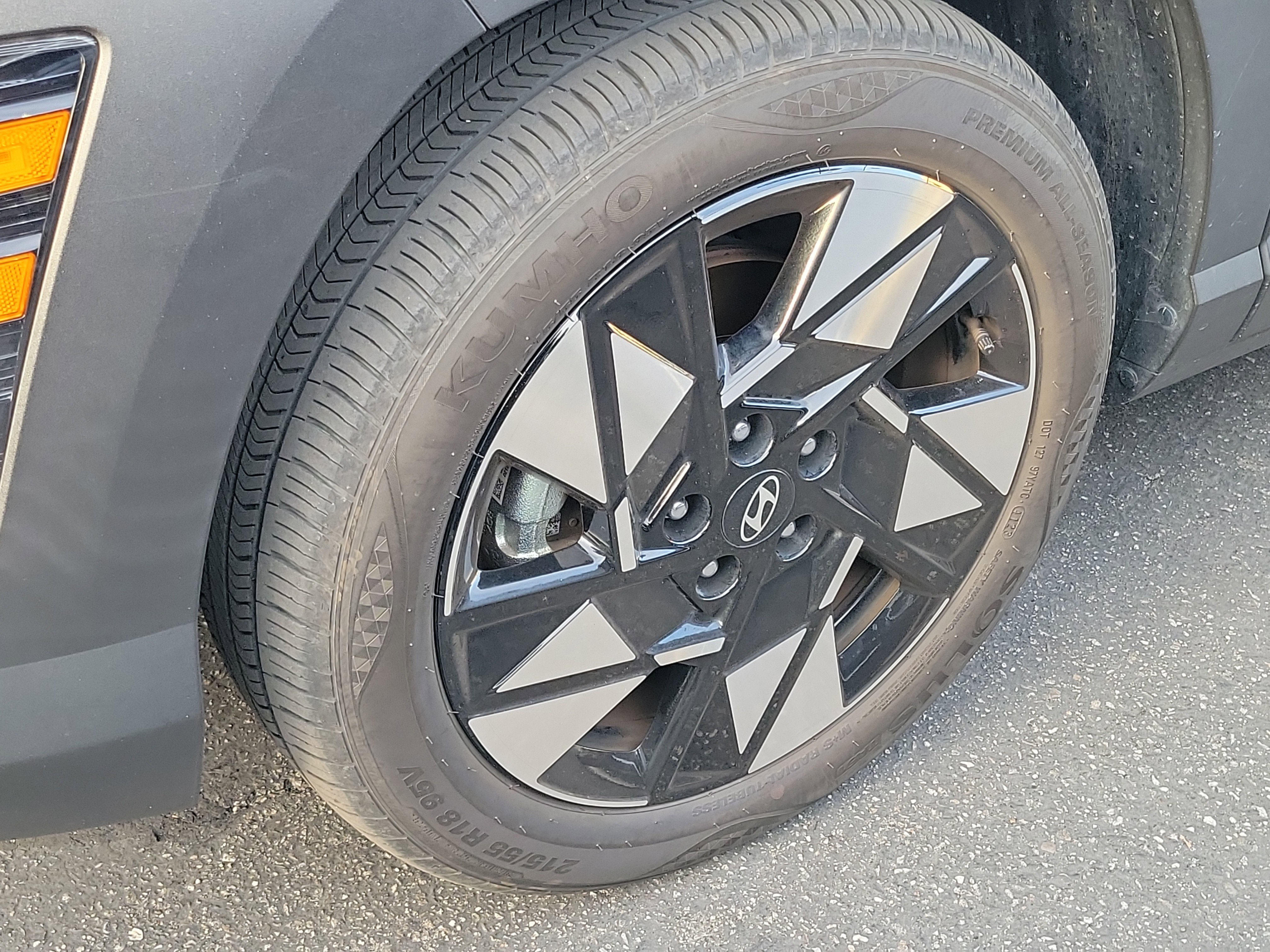 Certified 2024 Hyundai Kona SEL w/ Convenience Package FWD image 2