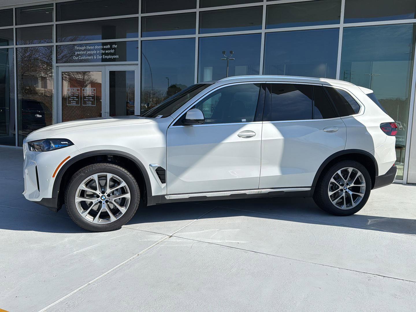 New 2026 BMW X5 sDrive40i w/ Premium Package image 4