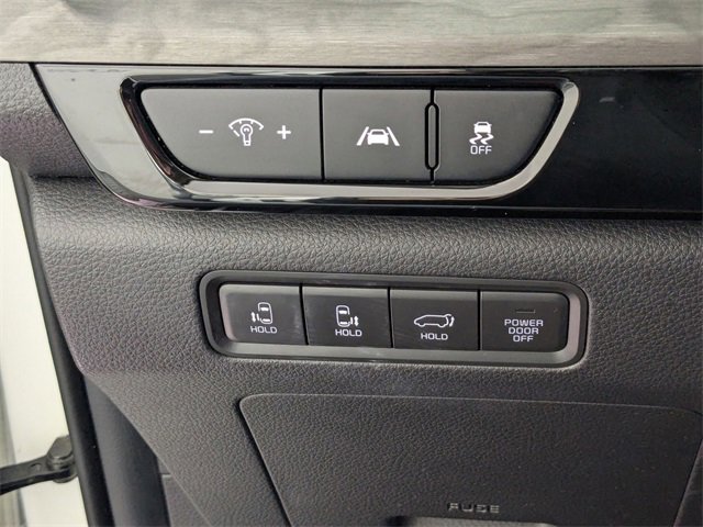 Used 2023 Kia Carnival SX image 15