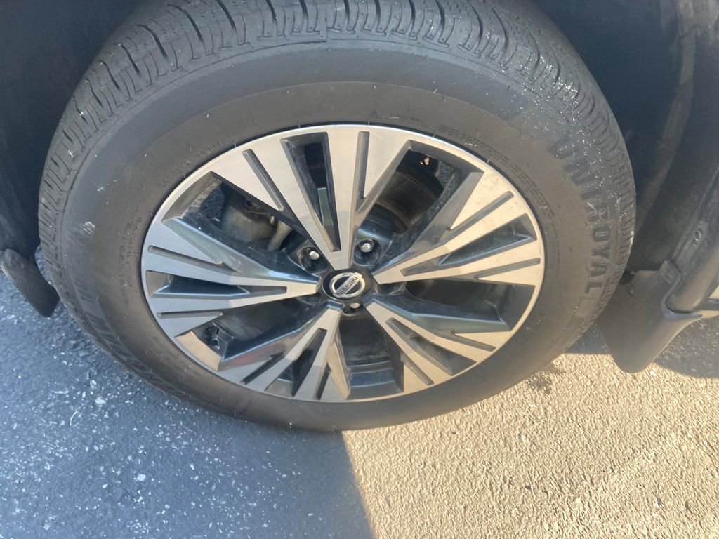 Used 2021 Nissan Rogue SV image 30