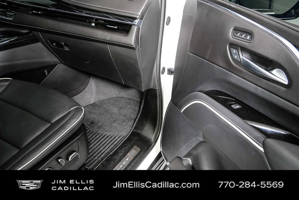 Used 2024 Cadillac Escalade Sport w/ LPO, ONYX Package image 27