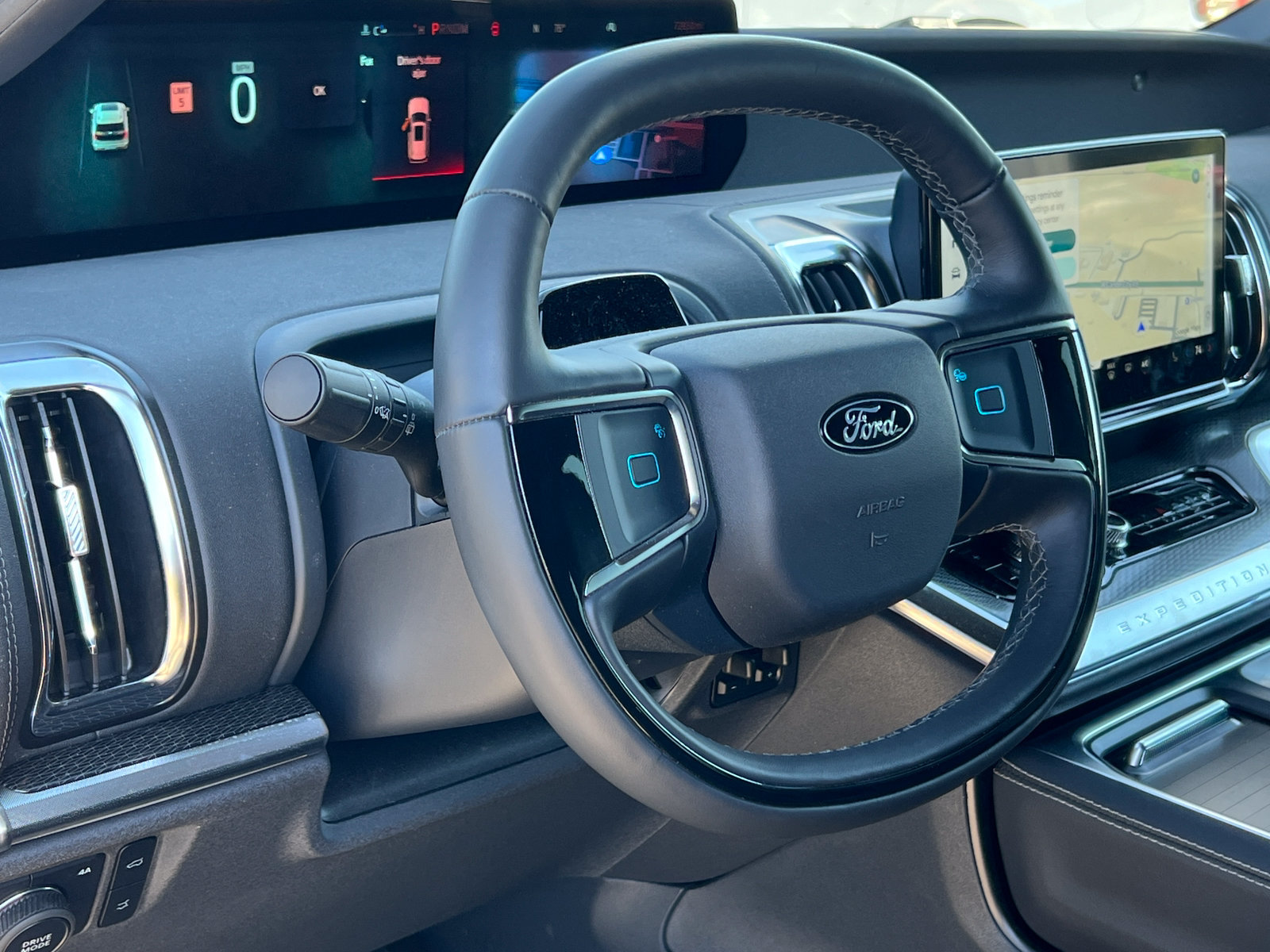 Used 2025 Ford Expedition Max Platinum w/ Stealth Performance Package AWD/4WD image 2