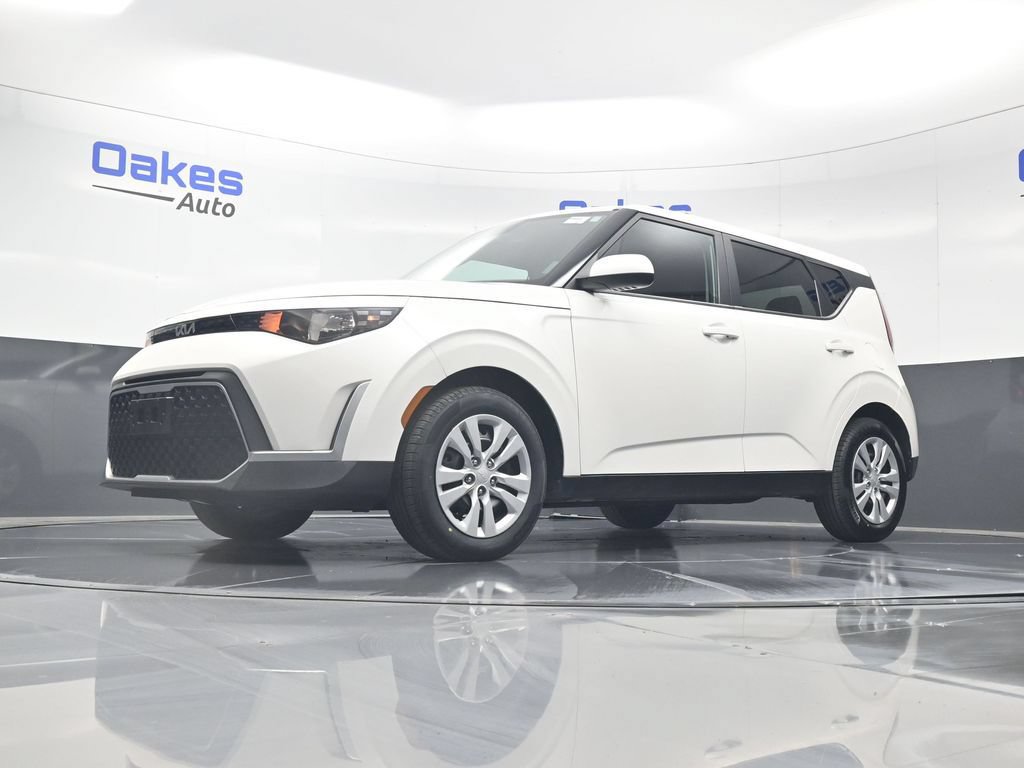 Used 2023 Kia Soul LX FWD image 35