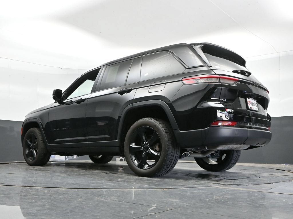Used 2023 Jeep Grand Cherokee Altitude AWD/4WD image 46