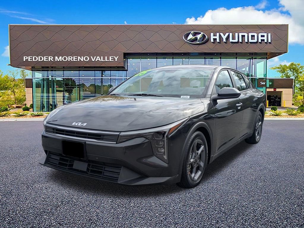 Used 2025 Kia K4 LXS image 7