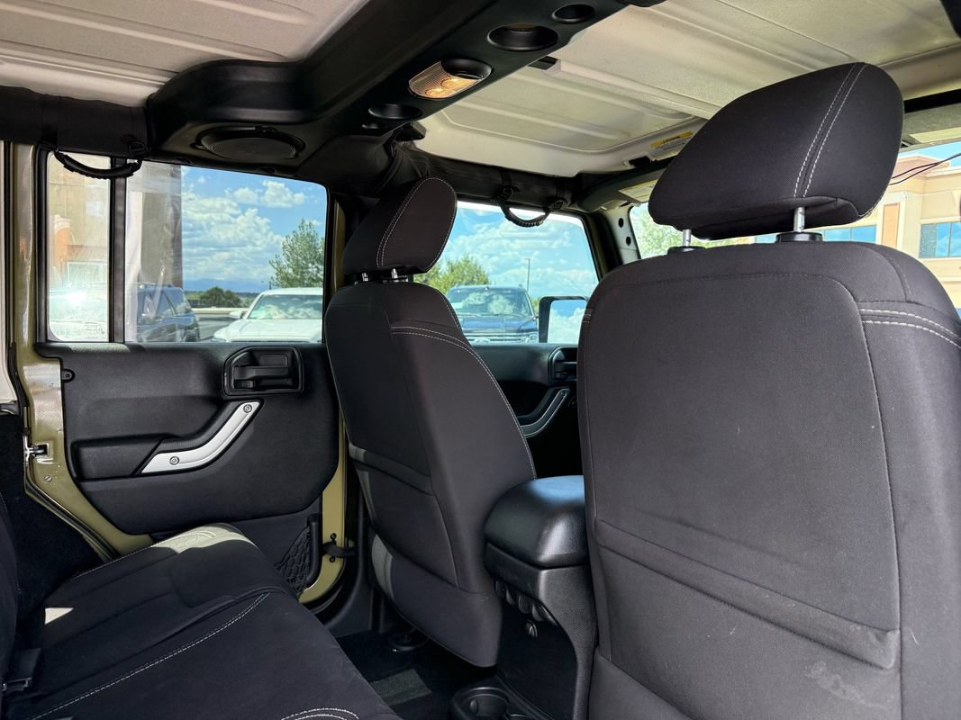 Used 2013 Jeep Wrangler Unlimited Sahara w/ Connectivity Group AWD/4WD image 20