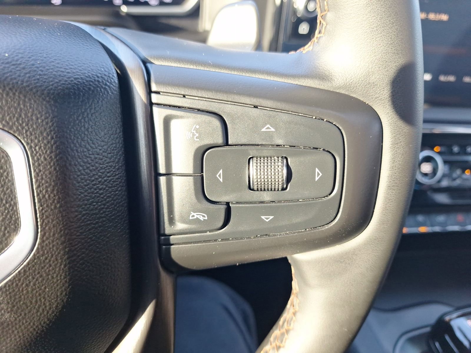 Used 2023 GMC Sierra 1500 AT4 w/ Technology Package image 21