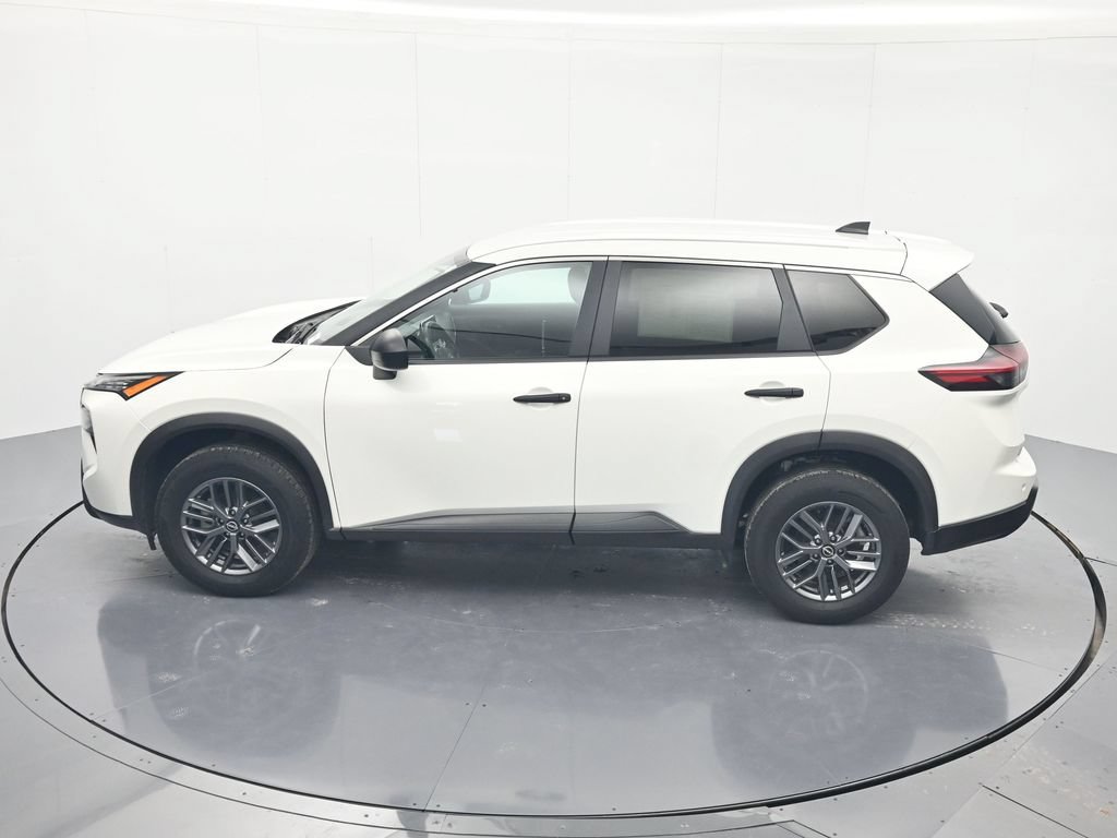 Used 2024 Nissan Rogue S FWD image 35