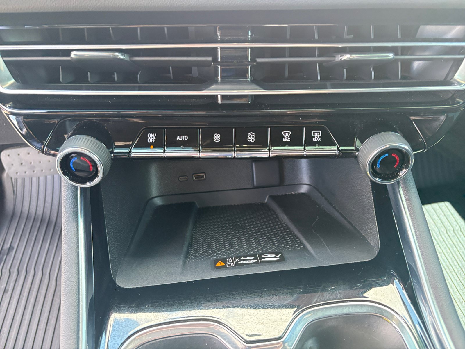 Used 2026 Chevrolet Traverse Z71 w/ Enhanced Driving Package AWD/4WD image 19
