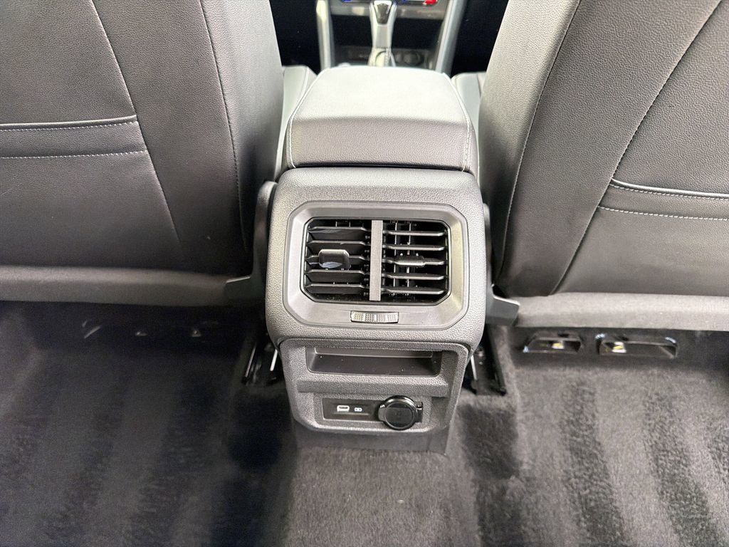Used 2023 Volkswagen Tiguan SE FWD image 21
